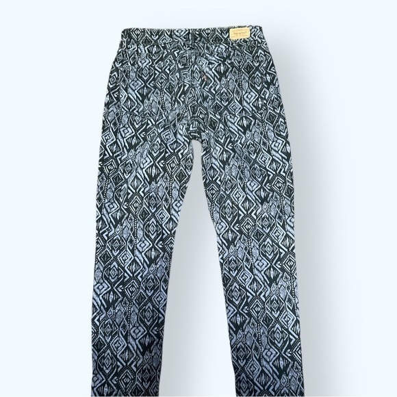 Levi’s slimming pattern red tab jeans Demi curve High rise - Picture 4 of 5